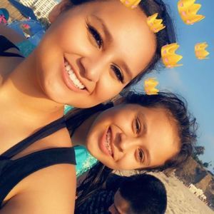 Meet your Posher, Caitlin